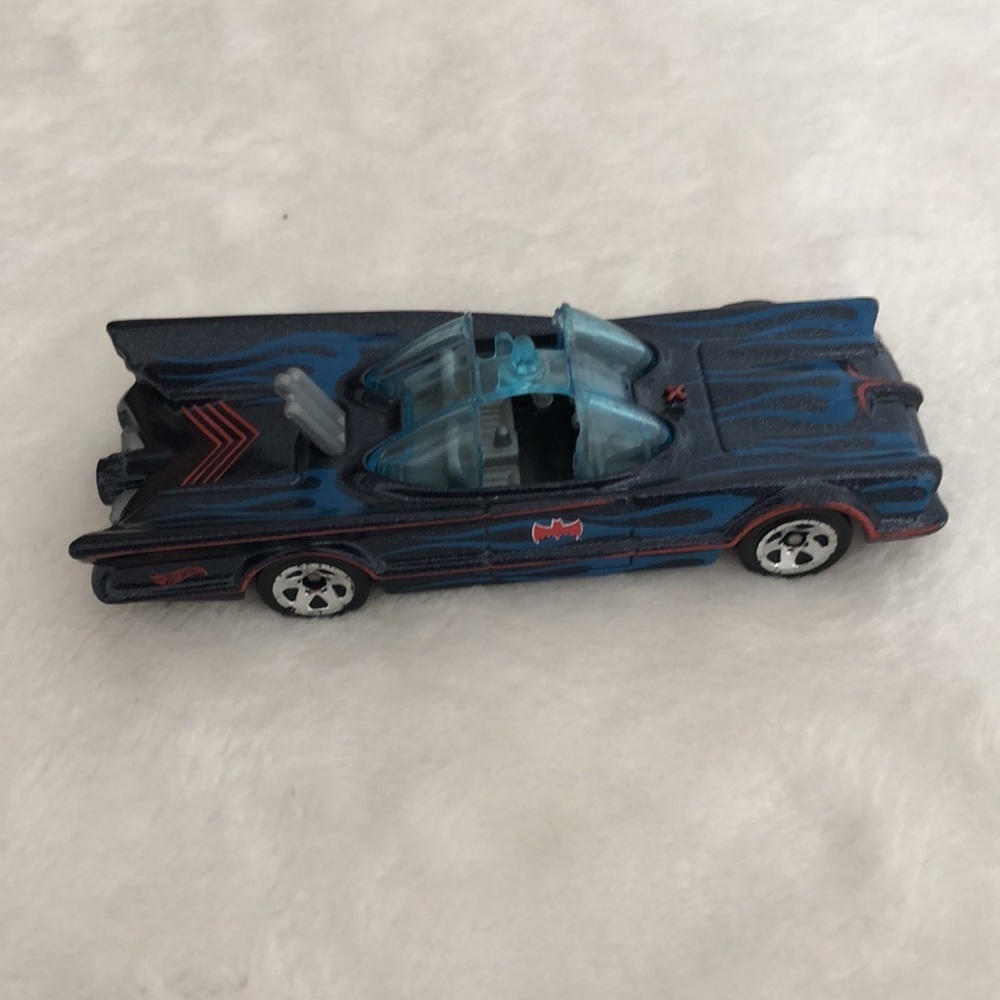 Batmobile and Joker Van. Collector’s Spotlight: A Unique Duo of Mattel Icons. - Picture 2 of 12